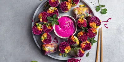 Red Cabbage Rolls mit Rote-Bete-Mayo