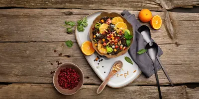 Linsensalat mit Mandarine, Mandel und Berberitze