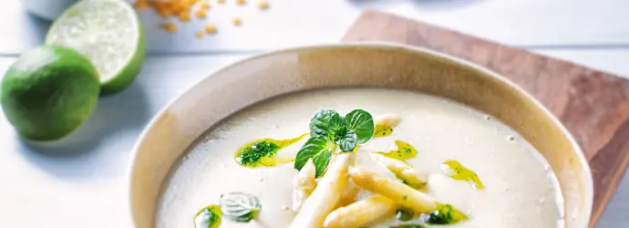 Asparagus-Lentil Cream Soup with Lemongrass and Mint Oil