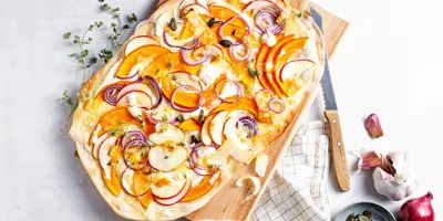 Kürbis-Dinkel-Flammkuchen mit Apfel