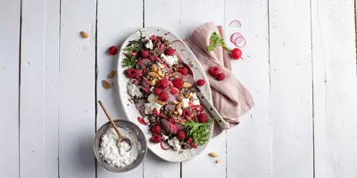 Immunbooster: Quinoasalat mit Himbeeren und Radieschen